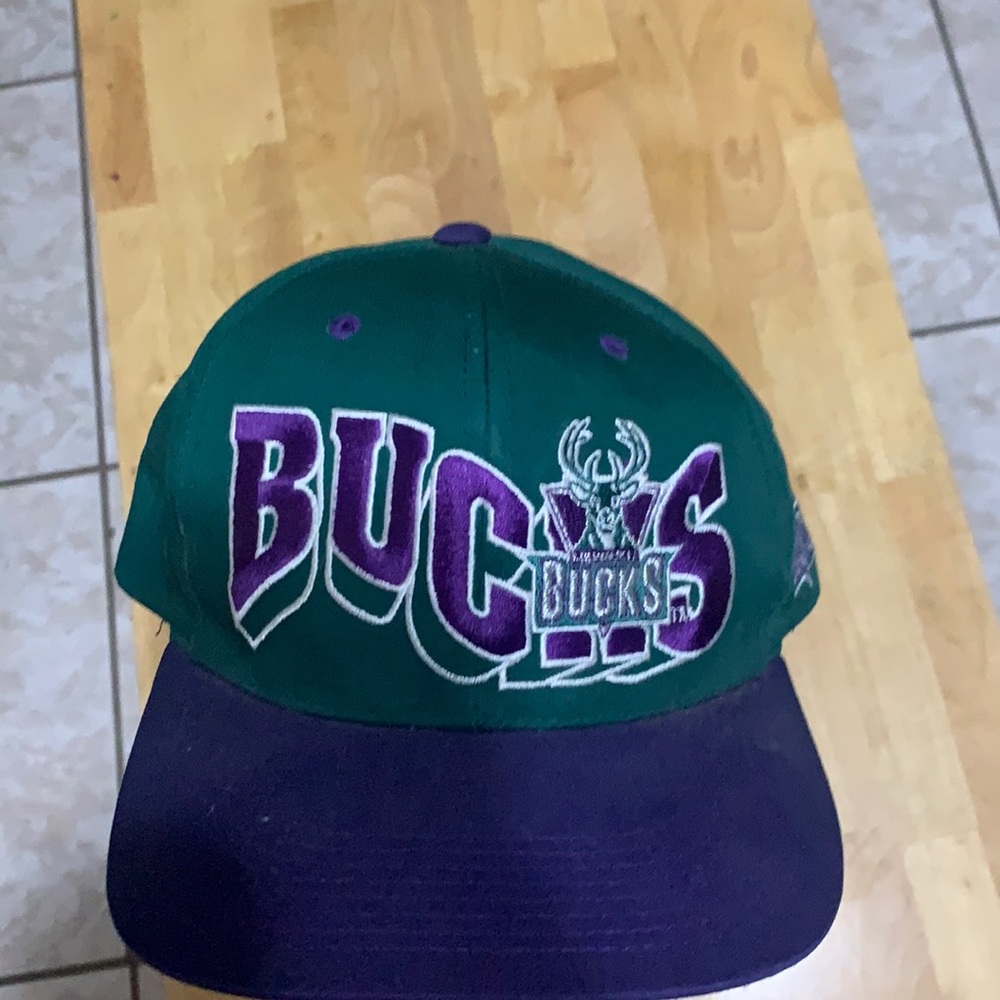 Milwaukee bucks snap back hat